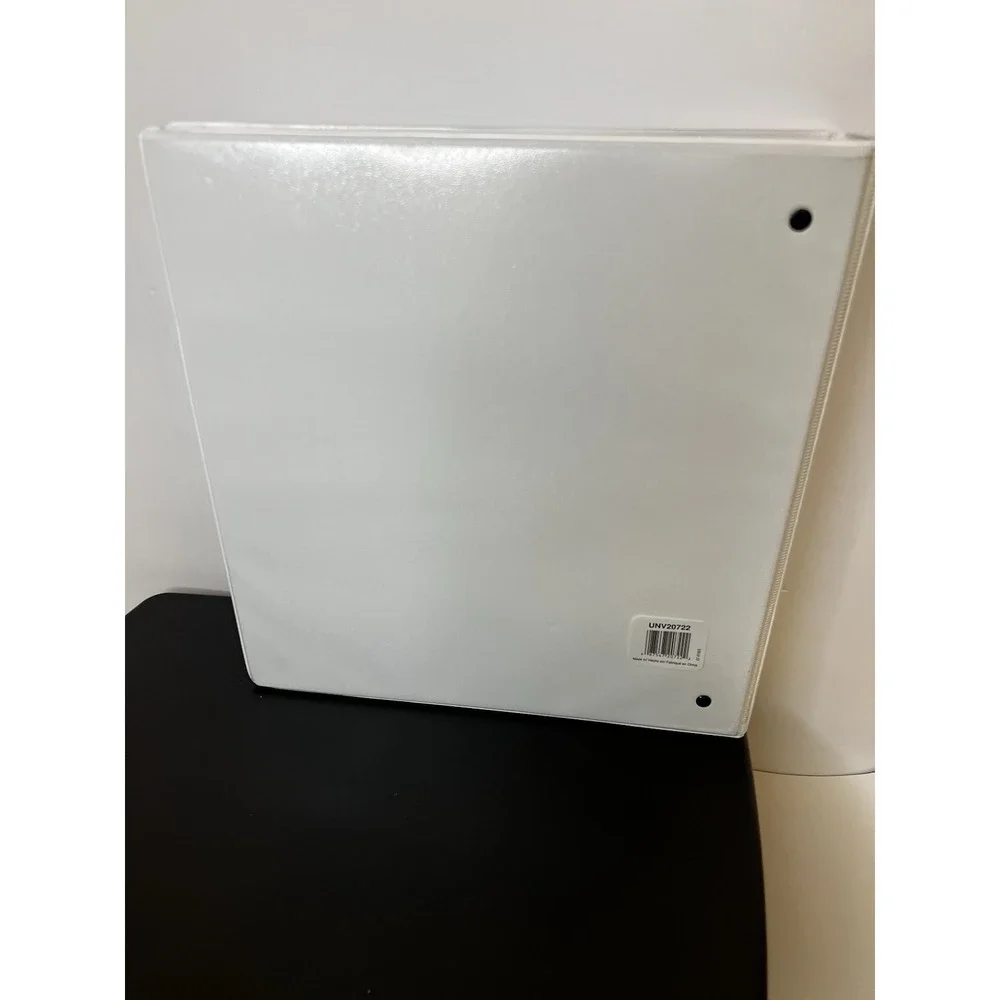 Universal Deluxe Round Ring View Binder, 1.5